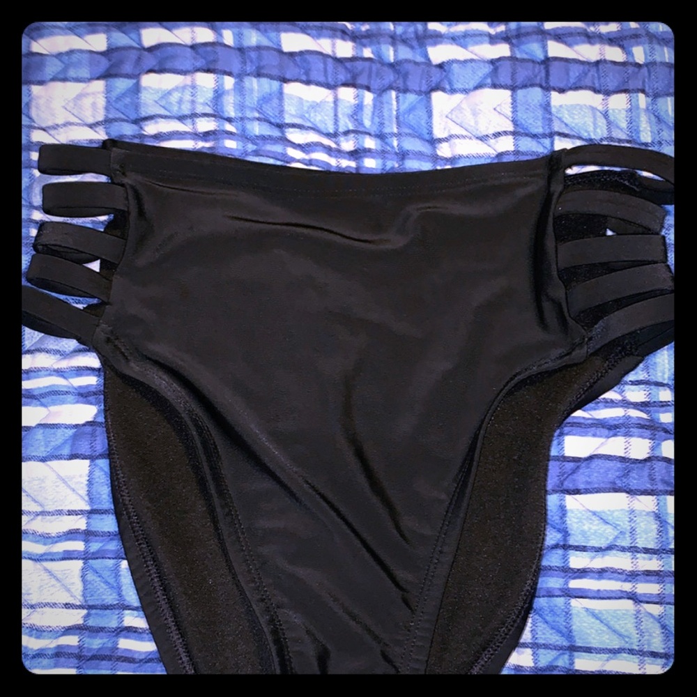 Bikini bottoms never worn